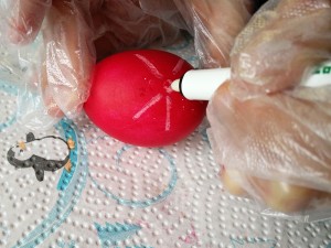 Eier mit Zauberstift bemalen